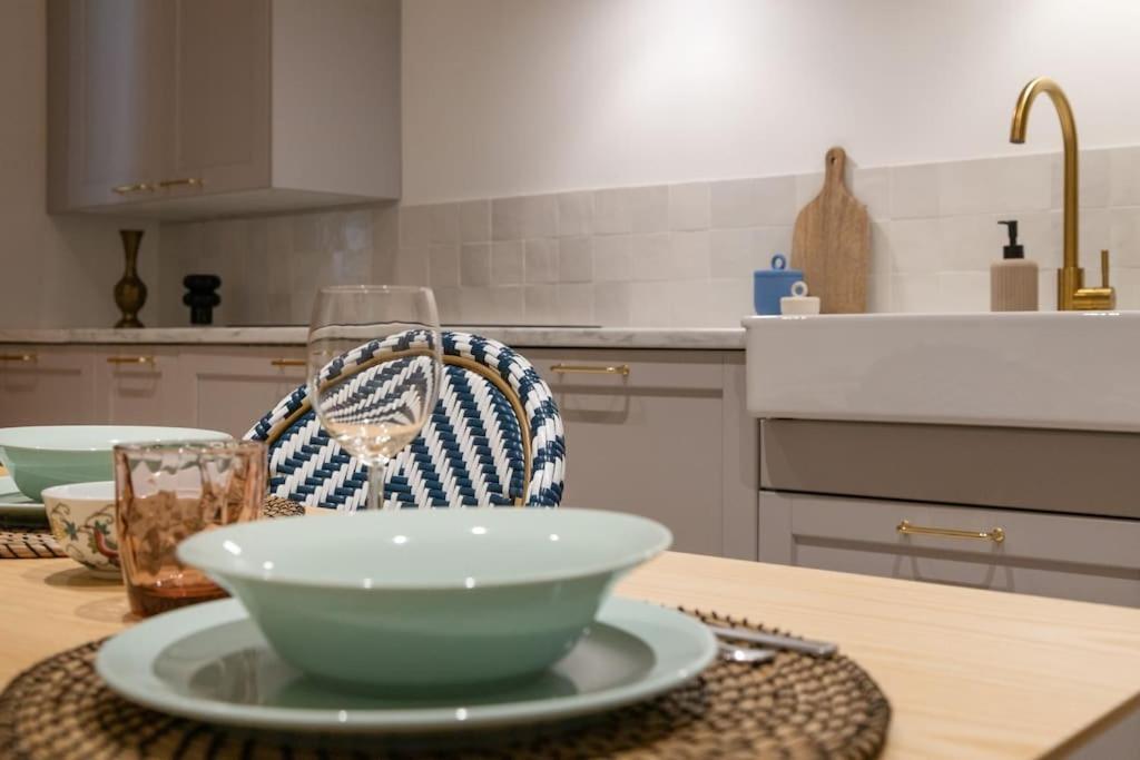 Foscolo 46 - Elegant Family Apartment Trieste Bagian luar foto