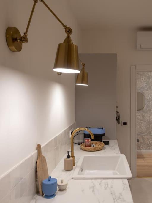 Foscolo 46 - Elegant Family Apartment Trieste Bagian luar foto