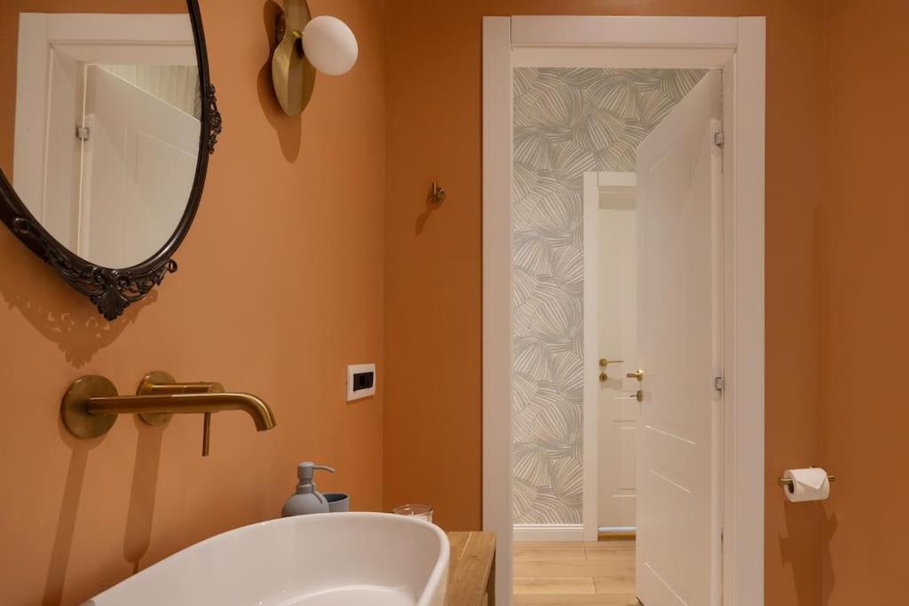 Foscolo 46 - Elegant Family Apartment Trieste Bagian luar foto