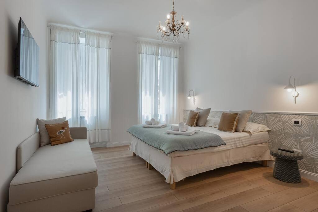 Foscolo 46 - Elegant Family Apartment Trieste Bagian luar foto